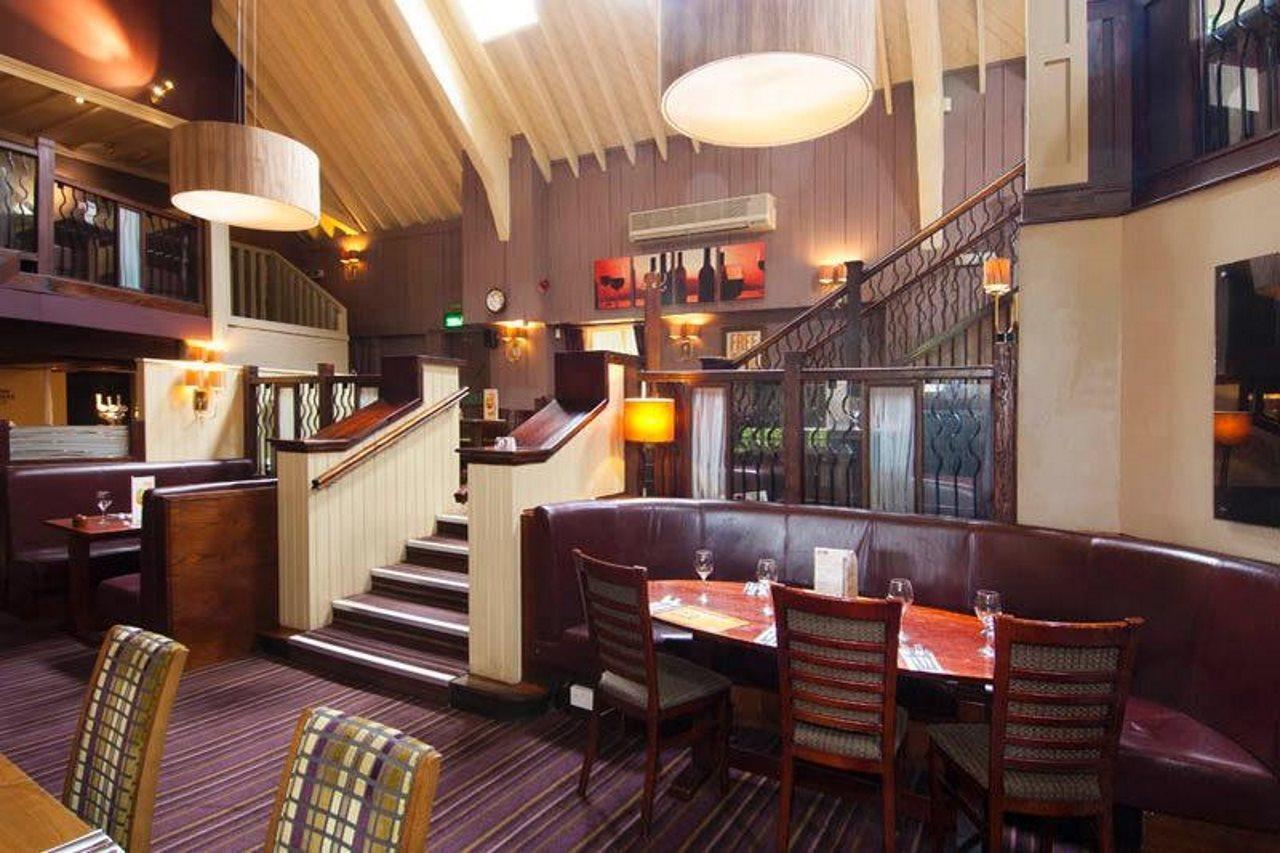 Premier Inn Milton Keynes Central Exterior foto