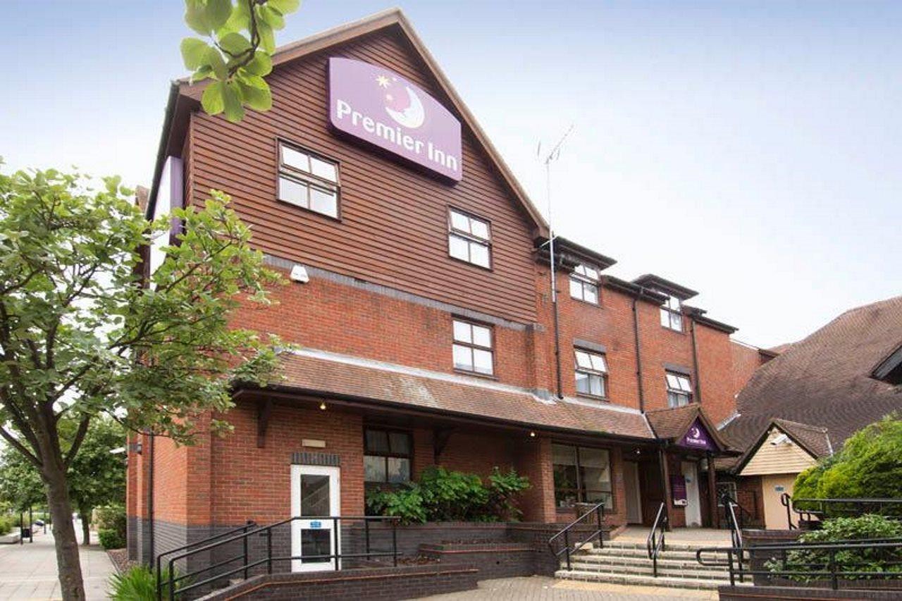 Premier Inn Milton Keynes Central Exterior foto