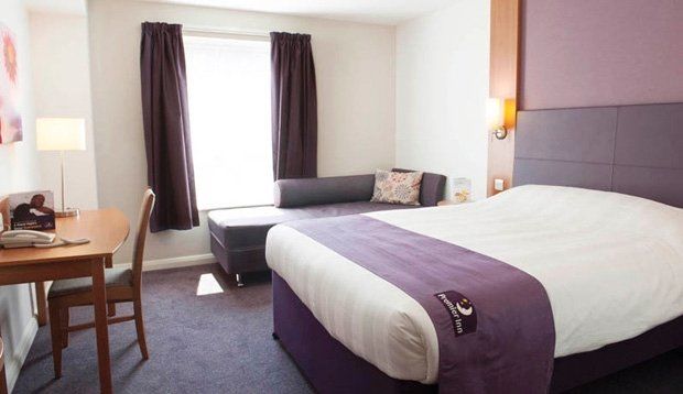 Premier Inn Milton Keynes Central Exterior foto